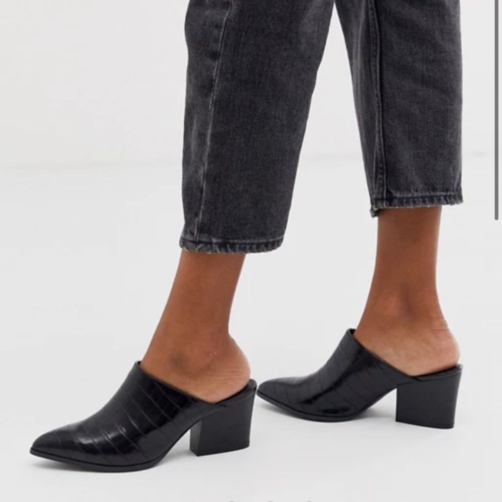 Quipid Black Nava Croc Mules